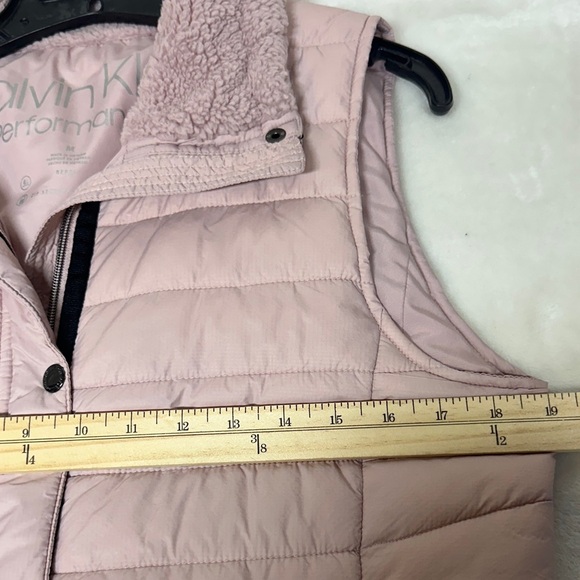 Calvin Klein Performance Light Pink Quilted Vest - Picture 6 of 12